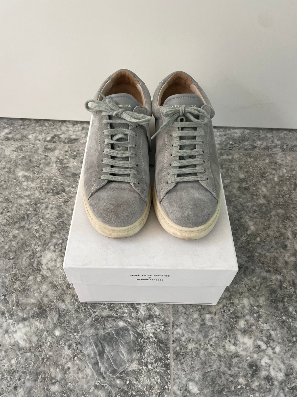 Zespa Aix-en-Provence suède sneakers - blauw - maat 38, Kleding | Dames, Ophalen of Verzenden, Zo goed als nieuw, Grijs, Sneakers of Gympen