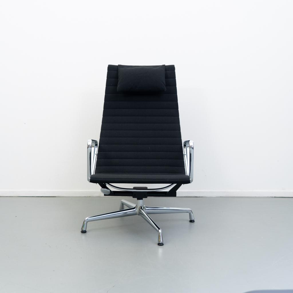 2x Vitra Eames EA 124 + 125 Set Zwart Hopsak - Chroom, Niet ingevuld, Niet ingevuld, Ophalen of Verzenden, Zo goed als nieuw