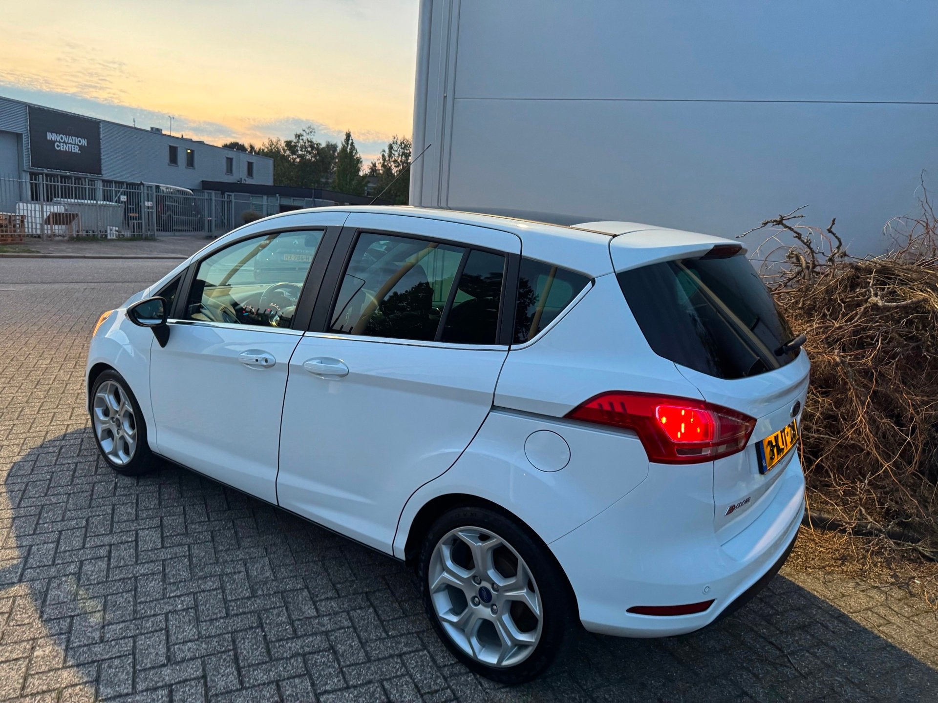 Ford B-Max 1.0 EcoBoost Titanium Clima,Panodak,Led, Auto's, Voorwielaandrijving, Euro 5, 101 pk, Gebruikt
