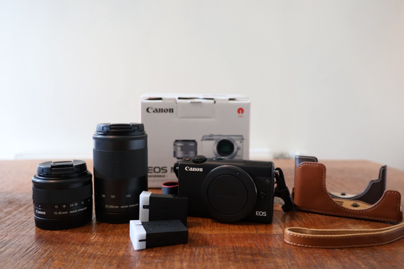 Canon EOS M100 – 2 Lenzen (15-45mm & 55-200mm) + Extra's!, Audio, Tv en Foto, Ophalen, Zo goed als nieuw, Compact, Canon