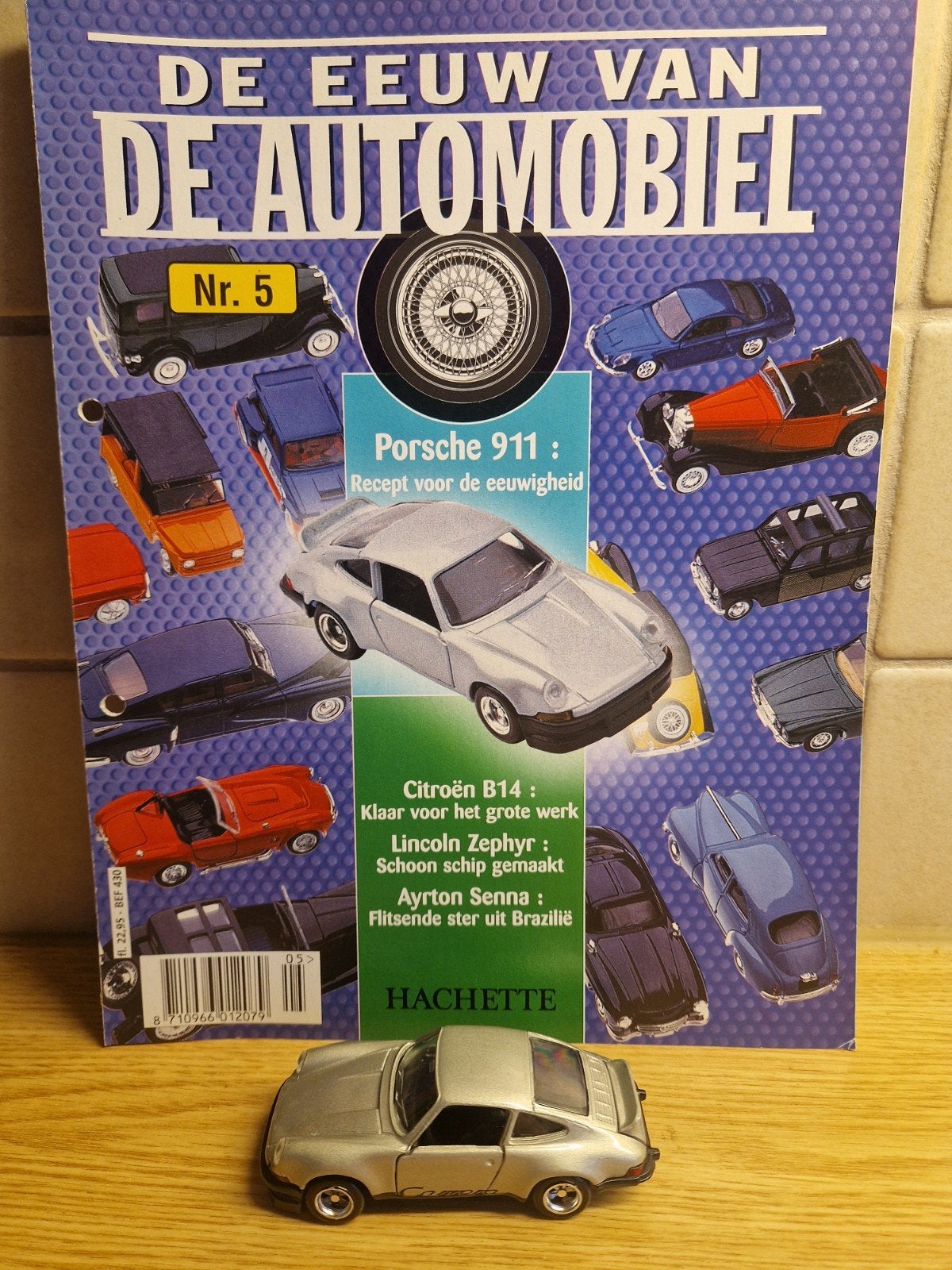 solido porsche carrera RS tijdschrift doosje, Hobby en Vrije tijd, Modelauto's | 1:43, Ophalen of Verzenden, Zo goed als nieuw