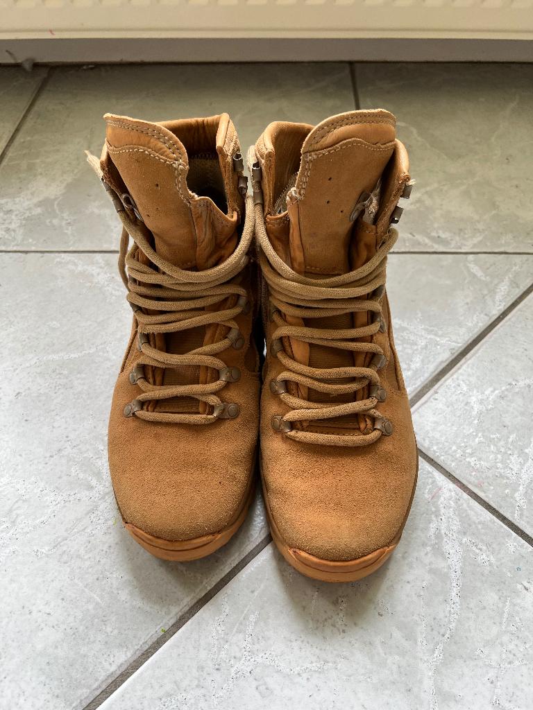Licht gedragen paar Meindl Desert 3771-06 maat 270M. 43, Sport en Fitness, Bergsport en Wandelen, Verzenden, Gebruikt, Schoenen
