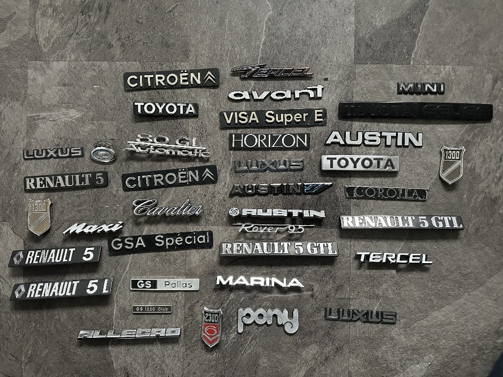 Partij emblemen 37 x Citroen V6 Renault Toyota Luxus Rover., Verzamelen, Ophalen of Verzenden, Gebruikt, Gebruiksvoorwerp