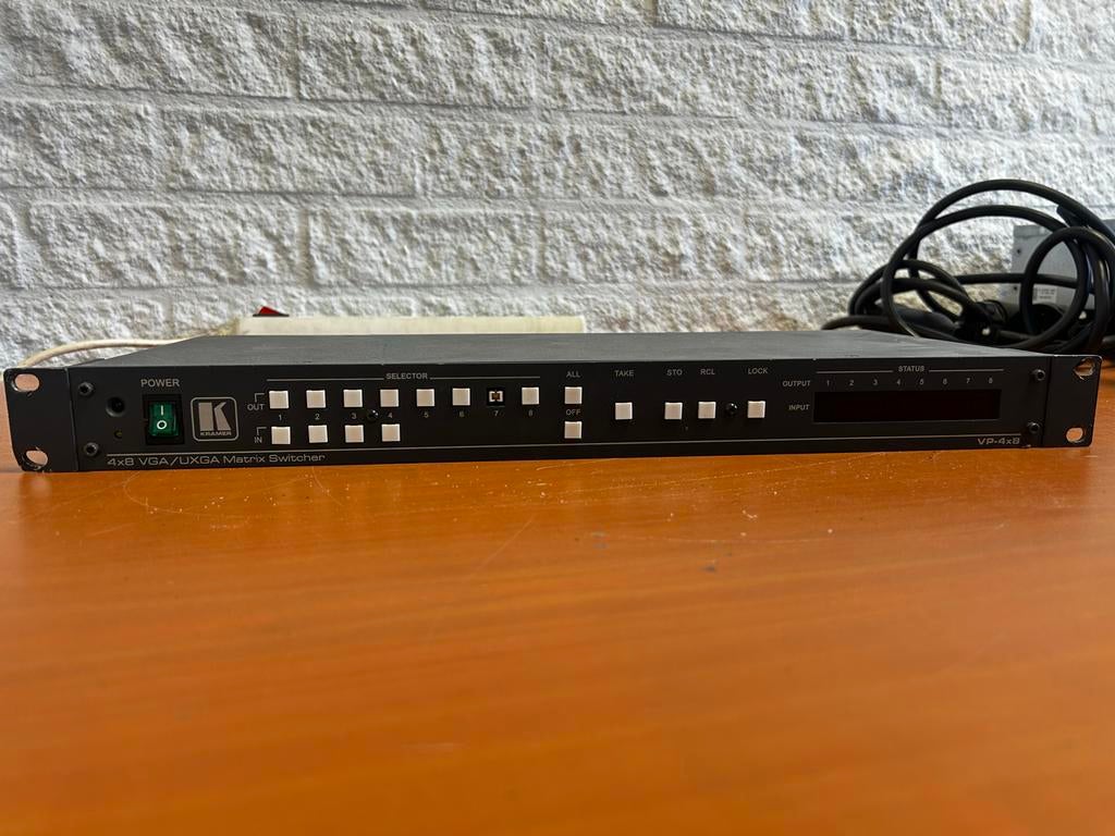Kramer VP-4x8 VGA/UXGA Matrix Switcher - 8x8, Ophalen of Verzenden, Gebruikt