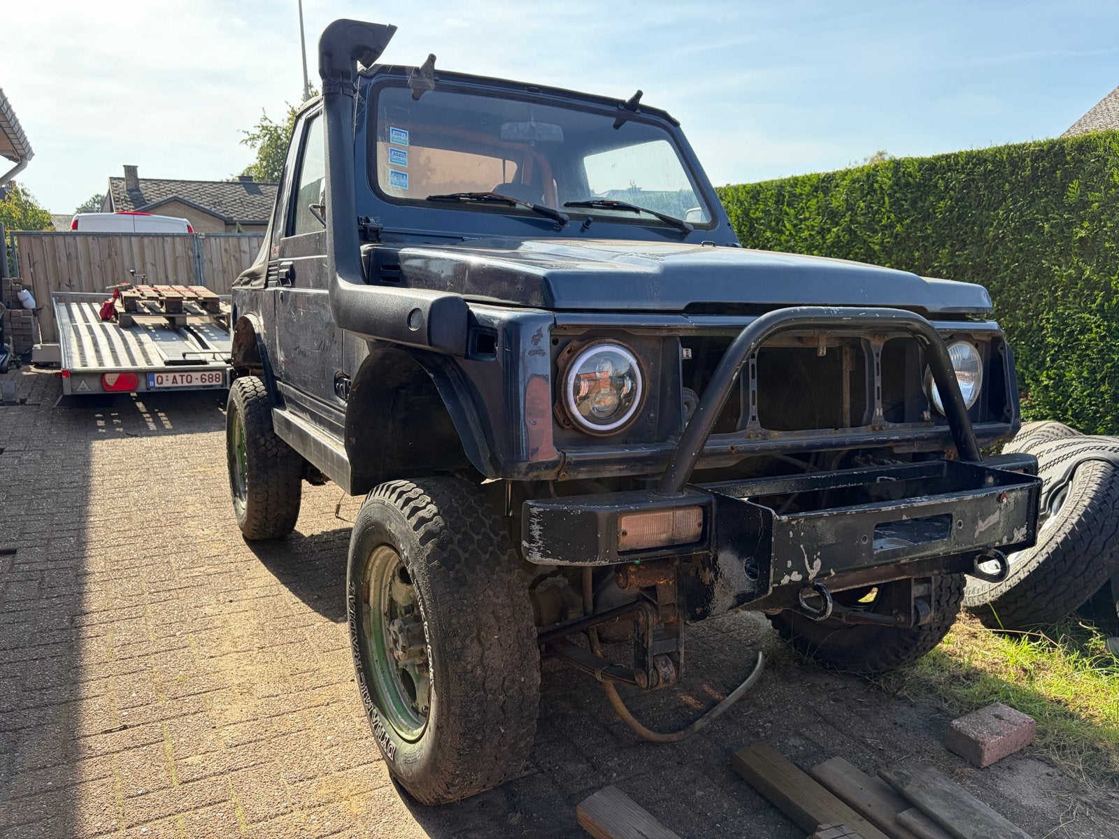 Suzuki Samurai voor opmaak, Ophalen