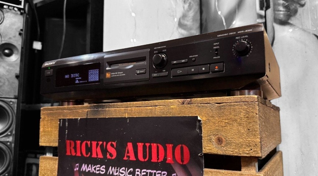 Sony MDS-JE320 • MD‑speler/recorder • optische ingang, DE KEMPEN 18 • 6021PZ • BUDEL, Minidisc-recorder, Info@ricks-audio.com