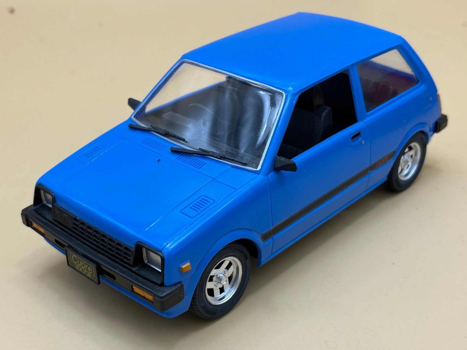 Daihatsu Cuore 3-deurs RHD 1980 1:20 Aoshima, Ophalen of Verzenden, Gebruikt, Auto, Overige merken