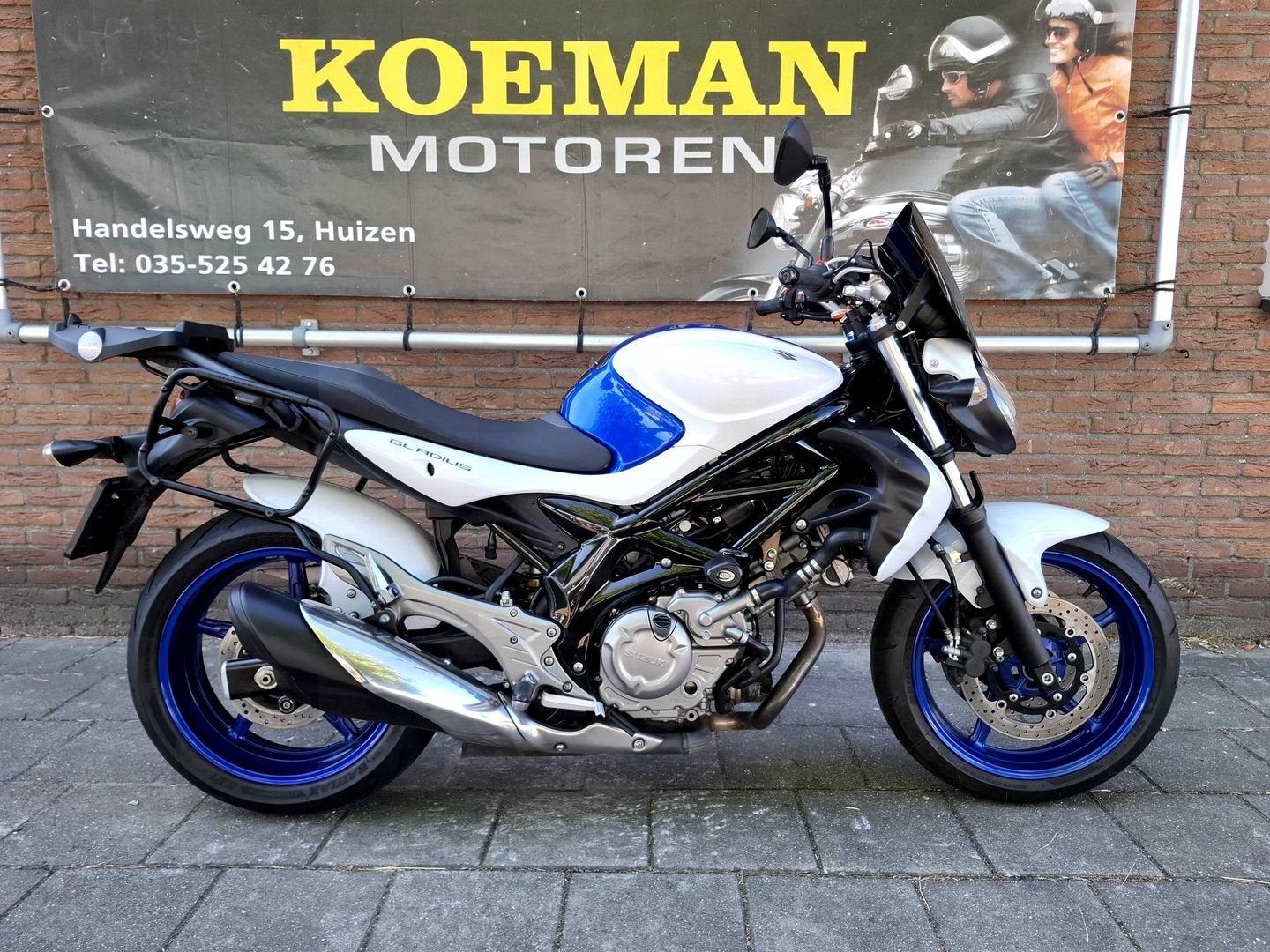 SUZUKI SFV 650 GLADIUS (bj 2015) verlaagd kofferset 15000 KM, Motorrijbewijs A, Bedrijf, Onbekend, Meer dan 35 kW