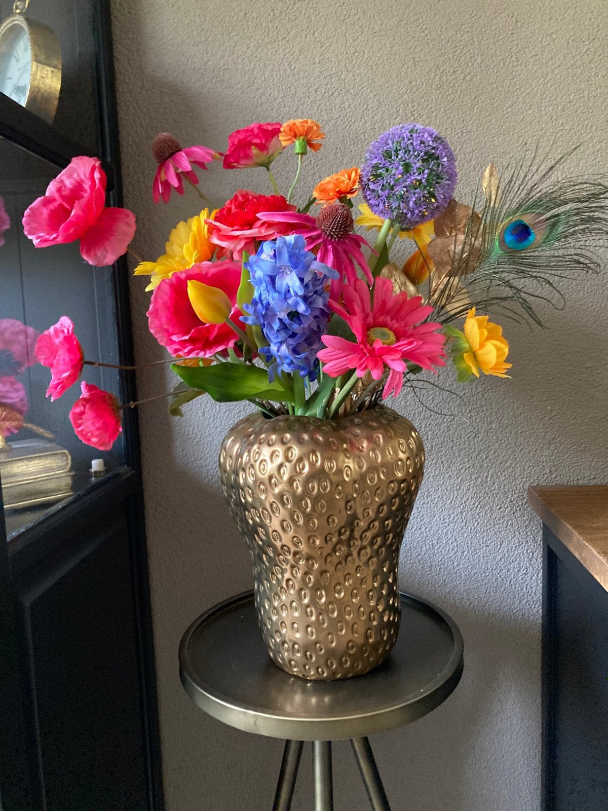 Prachtige Zijden bloemen in vaas Aardbei, Huis en Inrichting, Ophalen of Verzenden, Nieuw, Bloemstuk