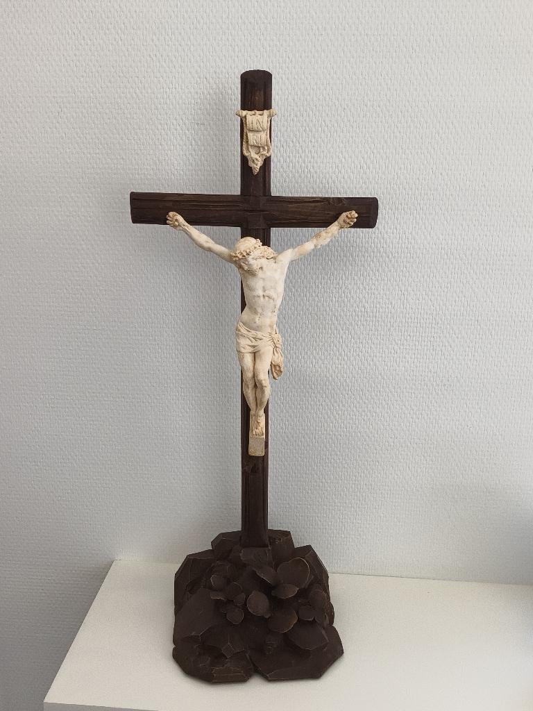 crucifix op houten kruis, Antiek en Kunst, Antiek | Religie, Ophalen of Verzenden