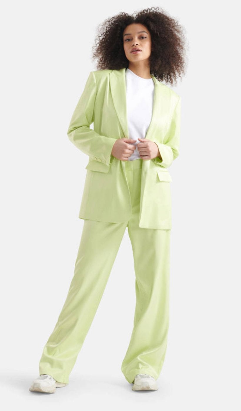 Shoeby Satin Blazer en Broek Set - Nieuw & Zo goed als nieuw, Nieuw, Ophalen of Verzenden, Jasje, Maat 36 (S)