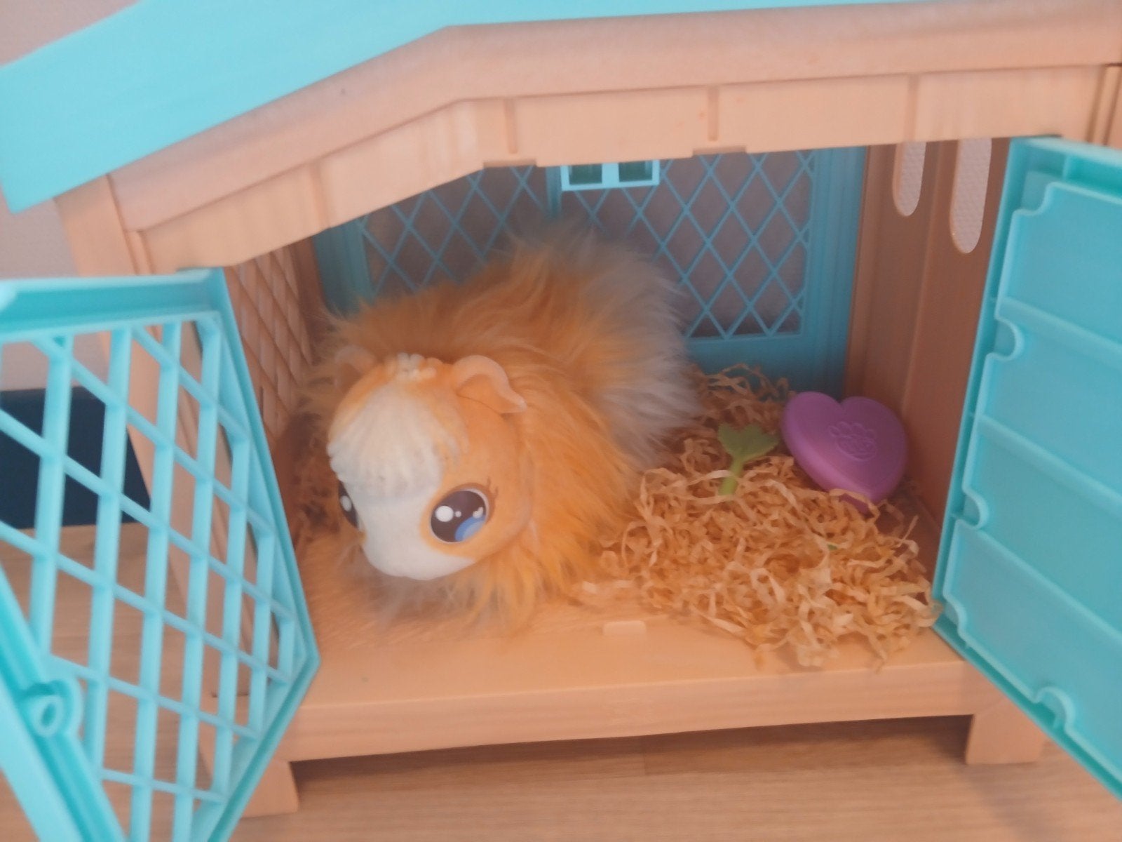 ZGAN Lifepet cavia met 3 kleintjes en huis, Ophalen of Verzenden, Zo goed als nieuw