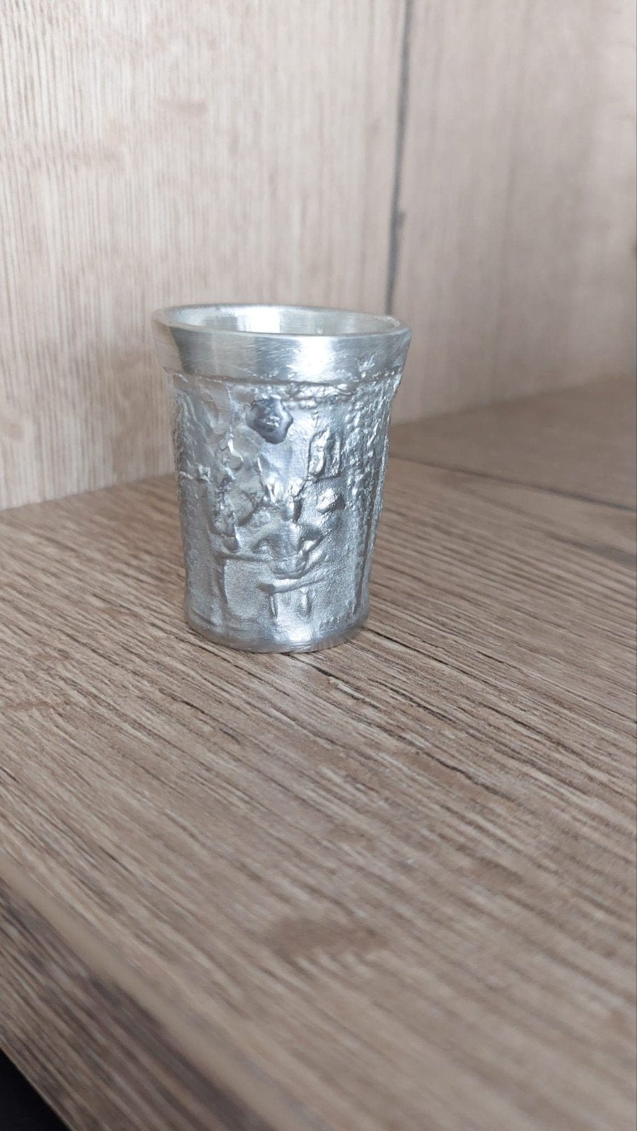 Unieke metalen beker met reliëf, Antiek en Kunst, Ophalen