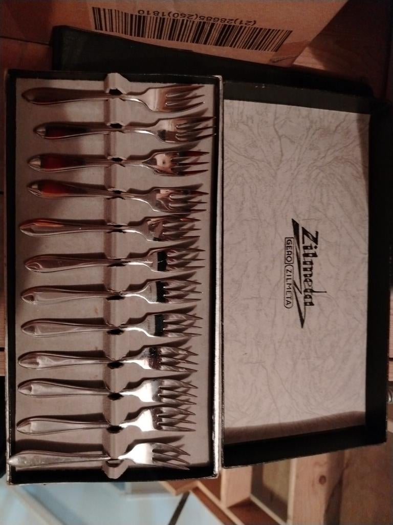 12 gebaksvorkjes van het merk Zilmeta,, Antiek en Kunst, Ophalen of Verzenden