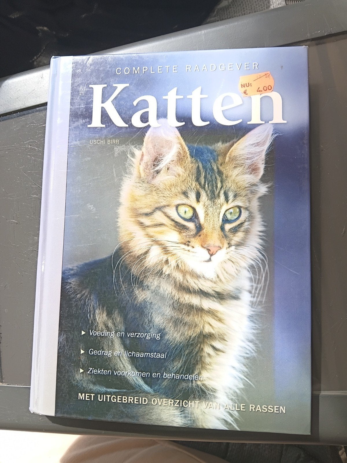 Complete raadgever katten bij USHI BIRR, Ophalen of Verzenden, Zo goed als nieuw