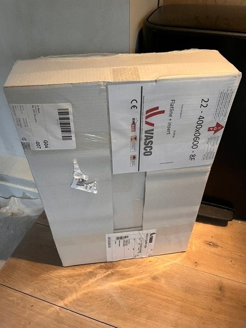 400x600 T22 - 694 watt  Vasco Flatline, Ophalen, 30 tot 80 cm, 500 tot 800 watt, Radiator