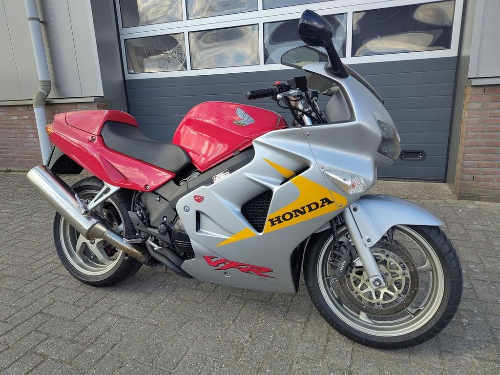 HONDA VFR800FI anniversary 1999 inruil mogelijk, Motoren, Motoren | Honda, 782 cc, HONDA, 4 cilinders, Motorrijbewijs A