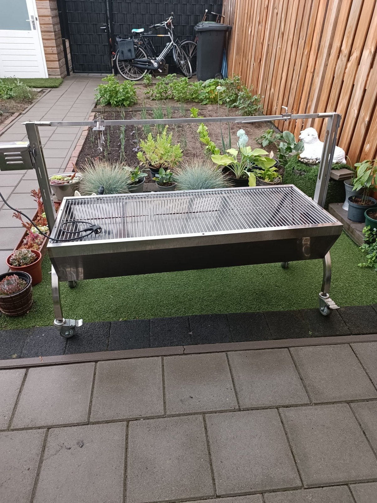 BBQ spit TE HUUR, Ophalen, Zo goed als nieuw