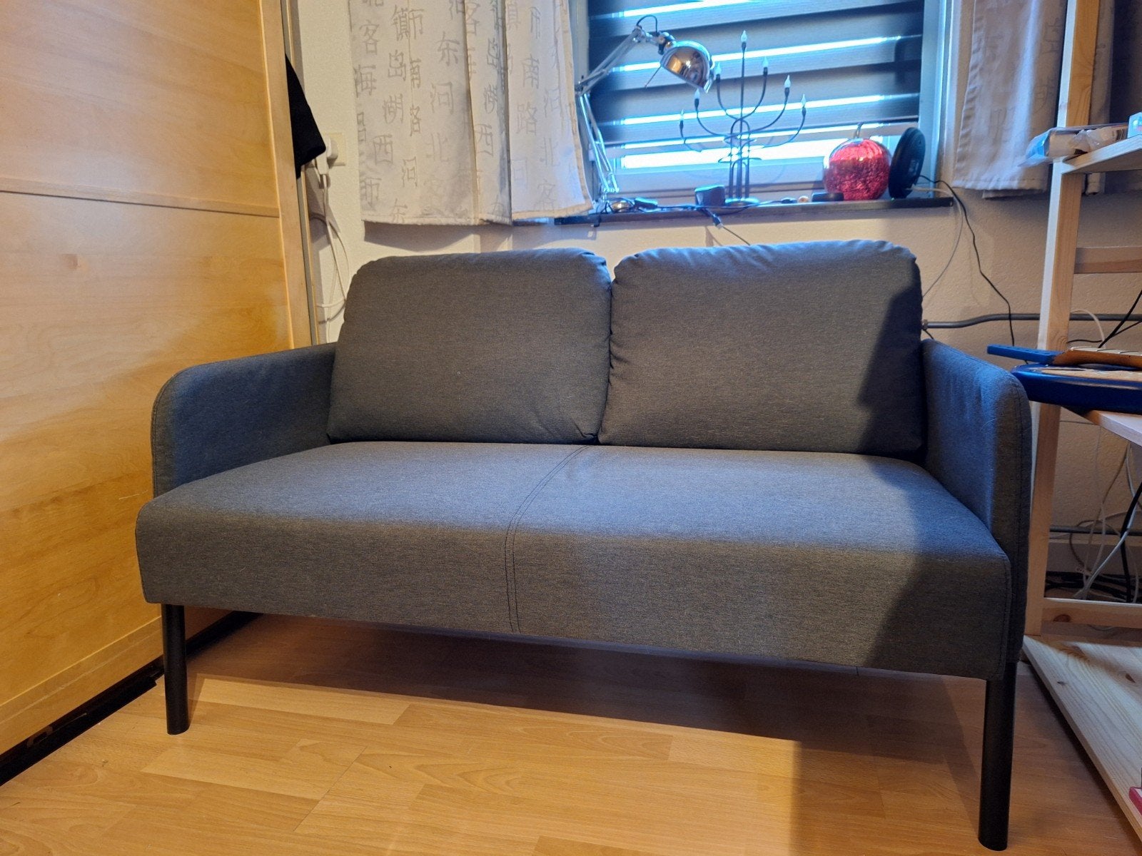 Superleuk bankje Glostad (Ikea), Huis en Inrichting, Ophalen, Tweepersoons, 75 tot 100 cm, Zo goed als nieuw