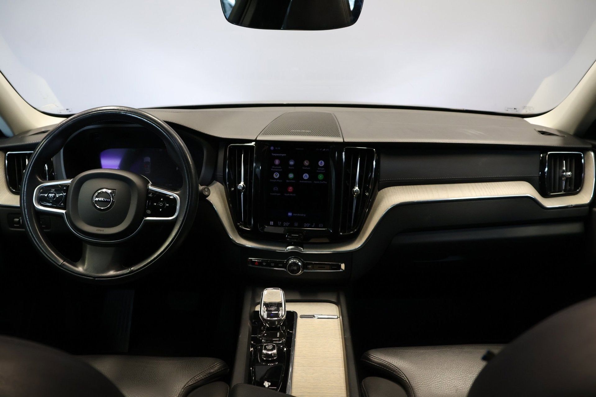 Volvo XC60 2.0 T8 Plug-in hybrid AWD Inscription |Panoramada, Automaat, Stof, Gebruikt, 1969 cc