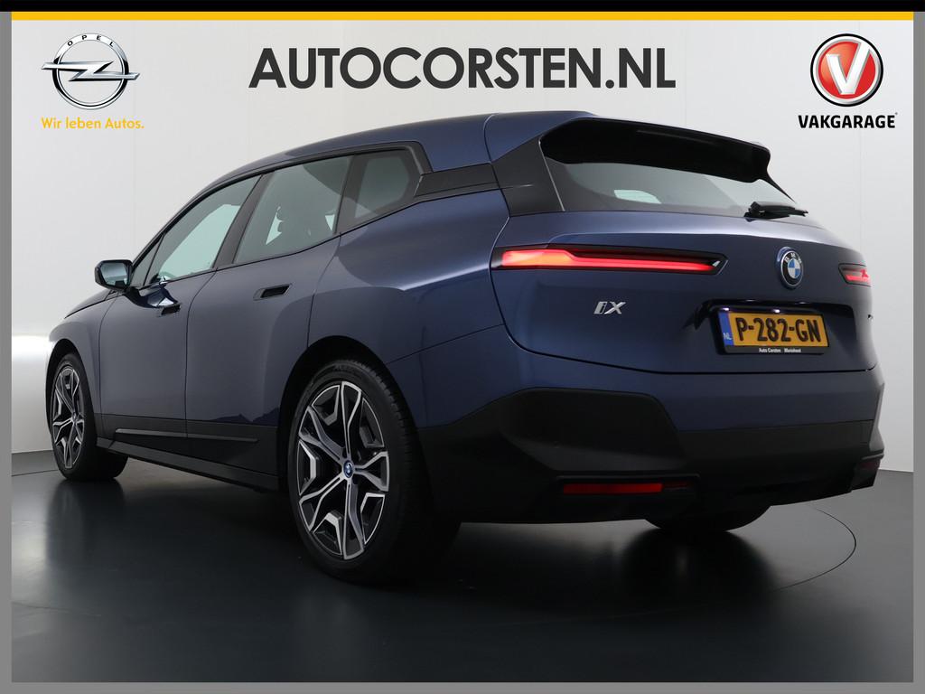 BMW iX xDrive 40 326pk Soh 100% Leder Suite+Massage+Ventilat, Auto's, BMW, Automaat, Gebruikt, Blauw, Vierwielaandrijving