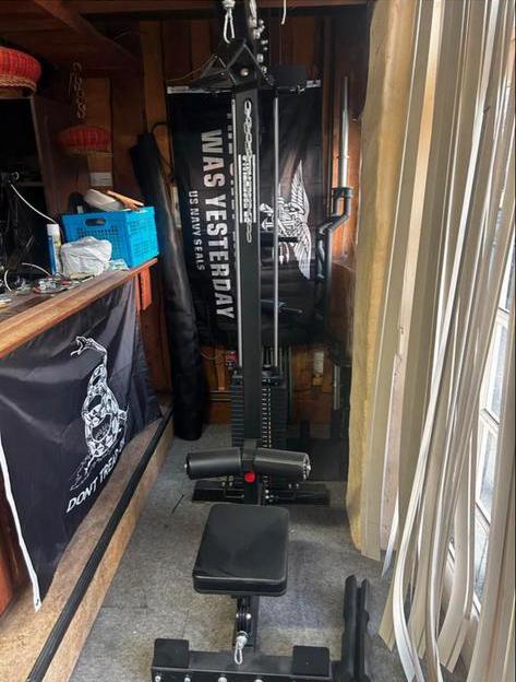 Pt Essentials Lat Pulldown Machine, Rug, Pt essentials, Zo goed als nieuw, Pt essentials