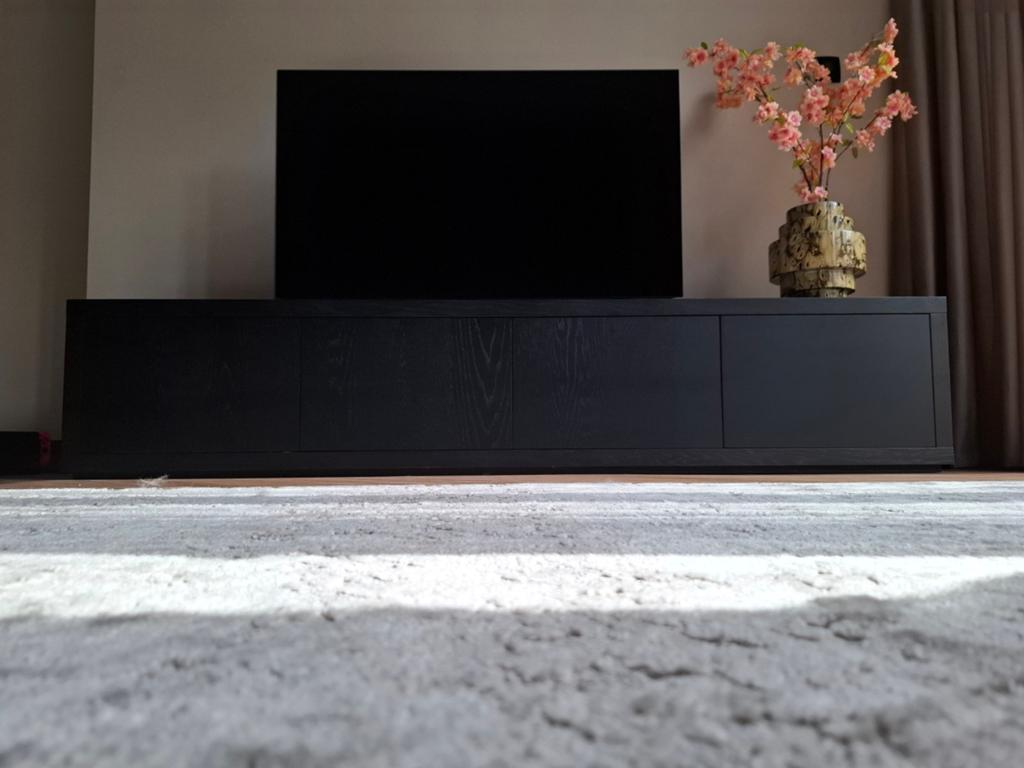 Goossens Barcelona TV-meubel Zwart met Eikenhoutnerf 208cm, Ophalen