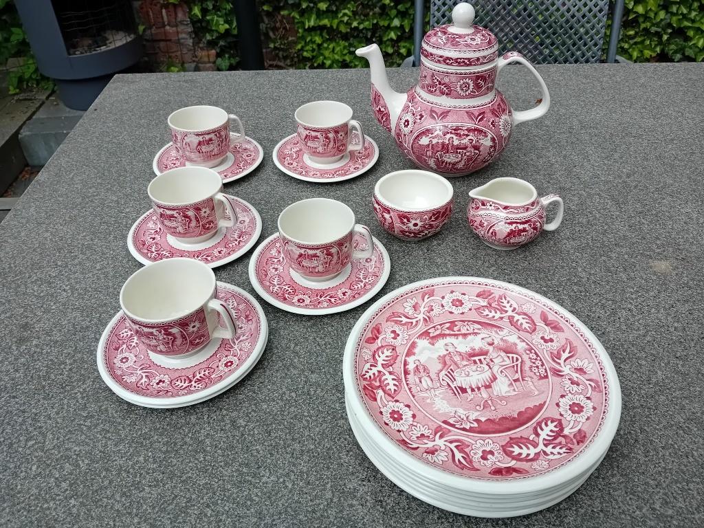 Servies Boch teadrinker tea drinker rood in prima staat., Huis en Inrichting, Keuken | Servies, Ophalen of Verzenden, Zo goed als nieuw