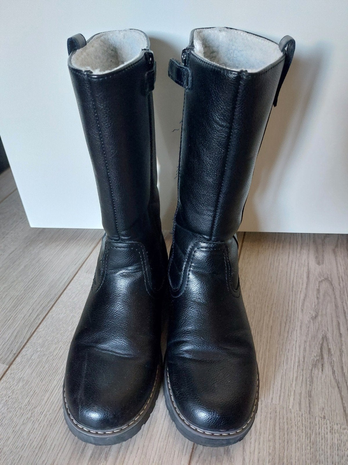 Zwarte kinderlaarzen - warm gevoerd, Kinderen en Baby's, Kinderkleding | Schoenen en Sokken, Gebruikt, Meisje, Ophalen of Verzenden
