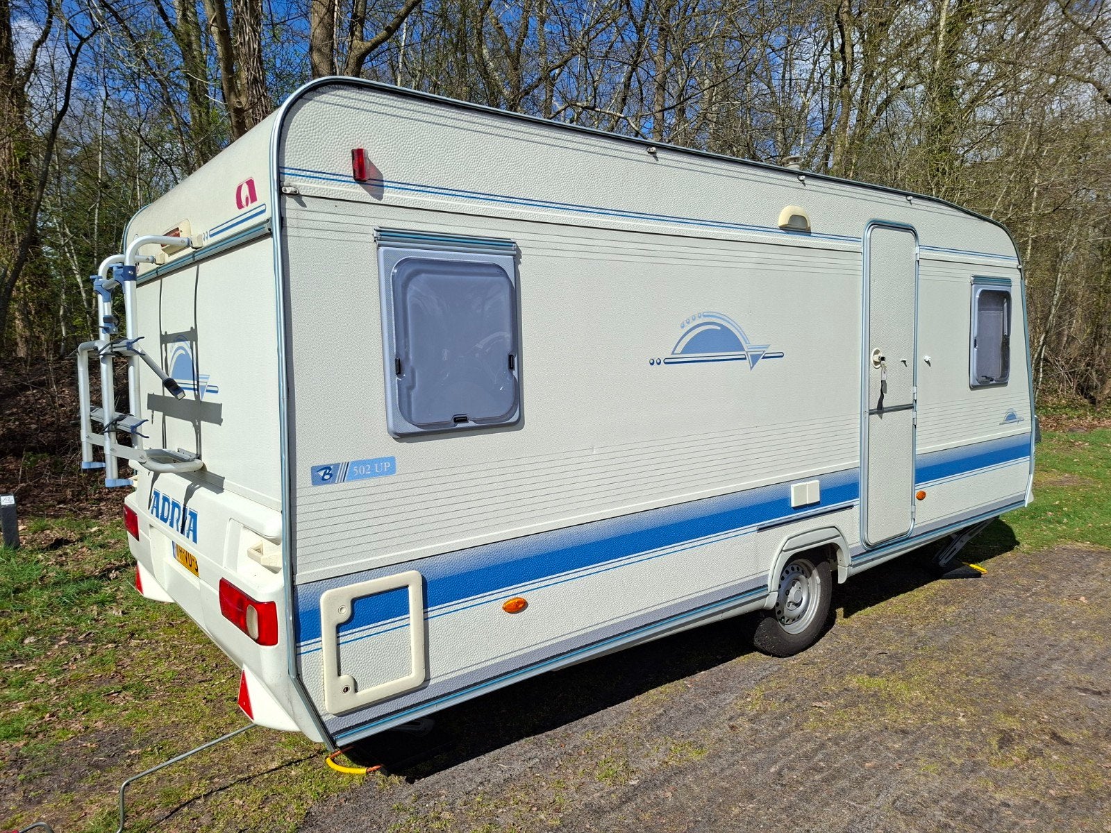 adria 502 up, Caravans en Kamperen, Koelkast, Vast bed, Rondzit, 750 - 1000 kg