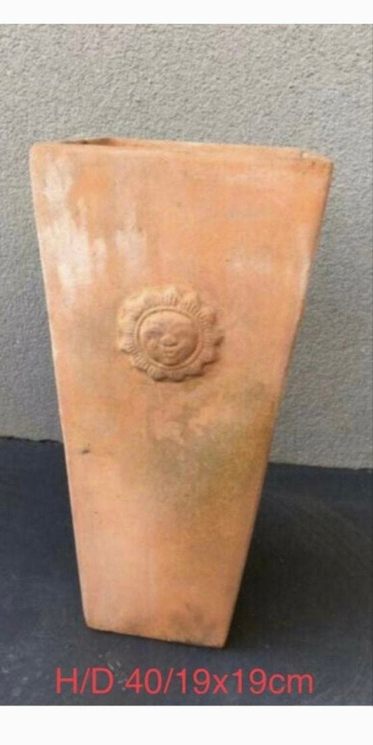 Oude Toscaanse bloempot met een uniek zon motief, Ophalen, Gebruikt, Minder dan 25 cm, Balkon