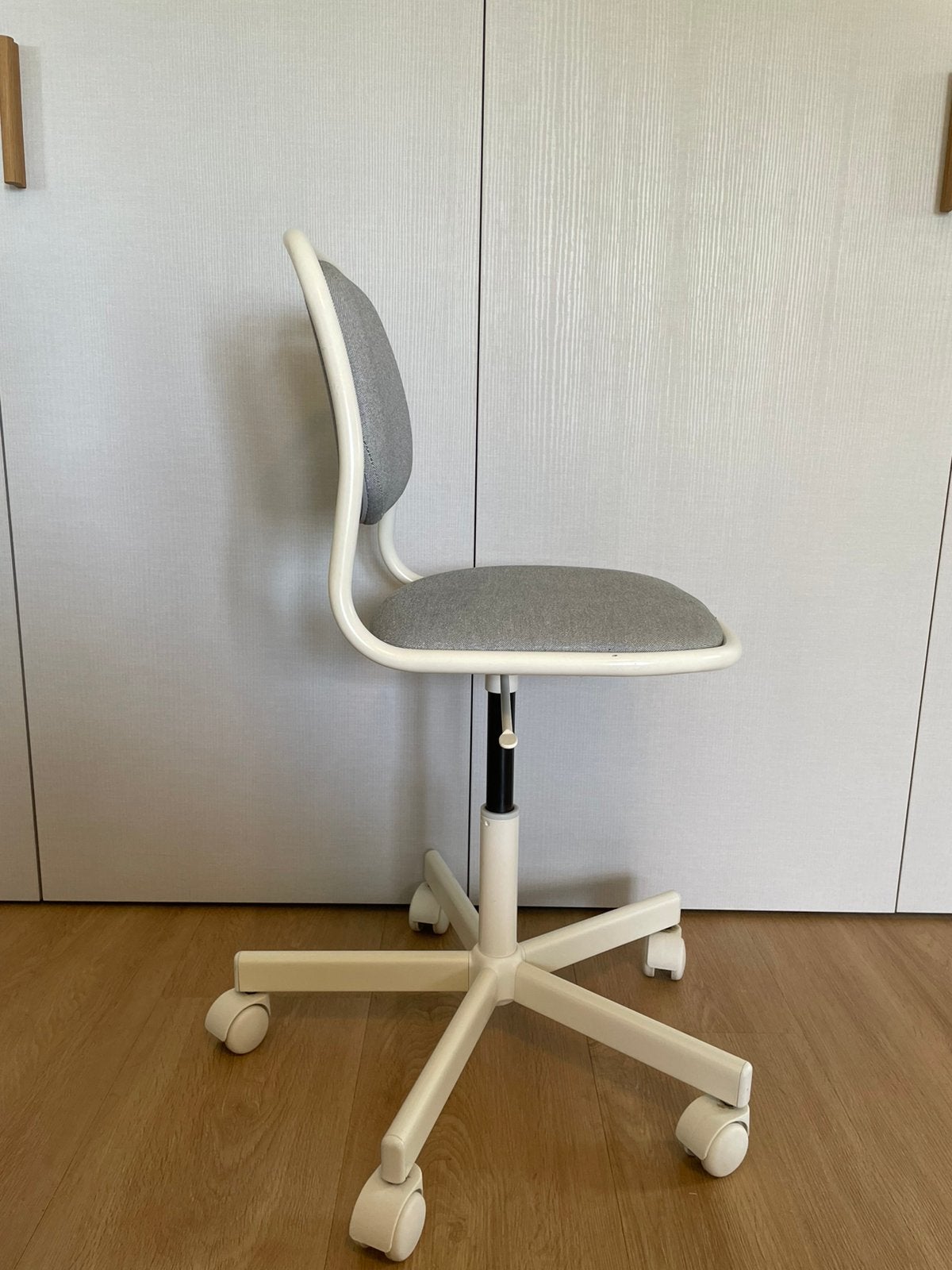 Bureaustoel kind Ikea Örfjäll wit/grijs, Ophalen, Zo goed als nieuw, Wit