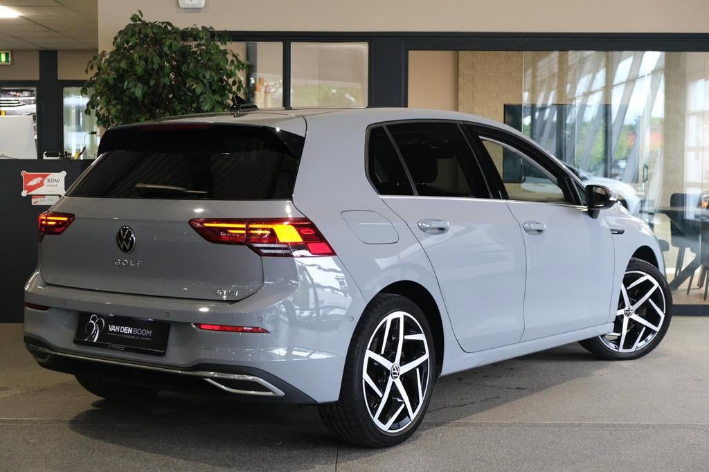 Volkswagen Golf 8 1.5 eTSI Style DSG Navi IQ Led Cam Acc Pdc, Auto's, Adaptive Cruise Control, 4 cilinders, 150 pk, Alcantara