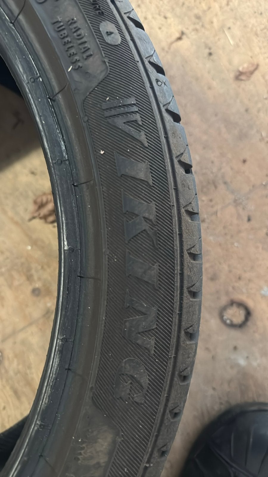 4 banden: 2 Viking Protech (225/40R18) en 2 Vredestein (175/, Ophalen of Verzenden, Gebruikt, Band(en)
