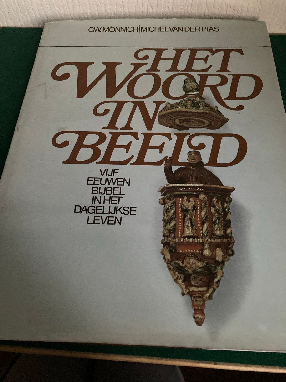 Het Woord in Beeld - Vijf eeuwen bijbel in het dagelijkse le, Ophalen of Verzenden, Gelezen, Christendom | Katholiek