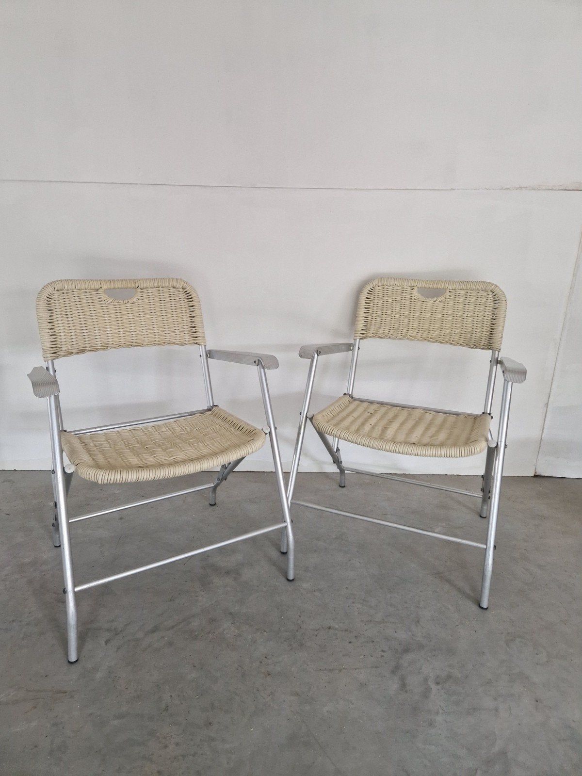 Een paar hilbrant aluminium klapstoelen mid century vintage, Gebruikt, Twee, Zwart, Hillebrandt