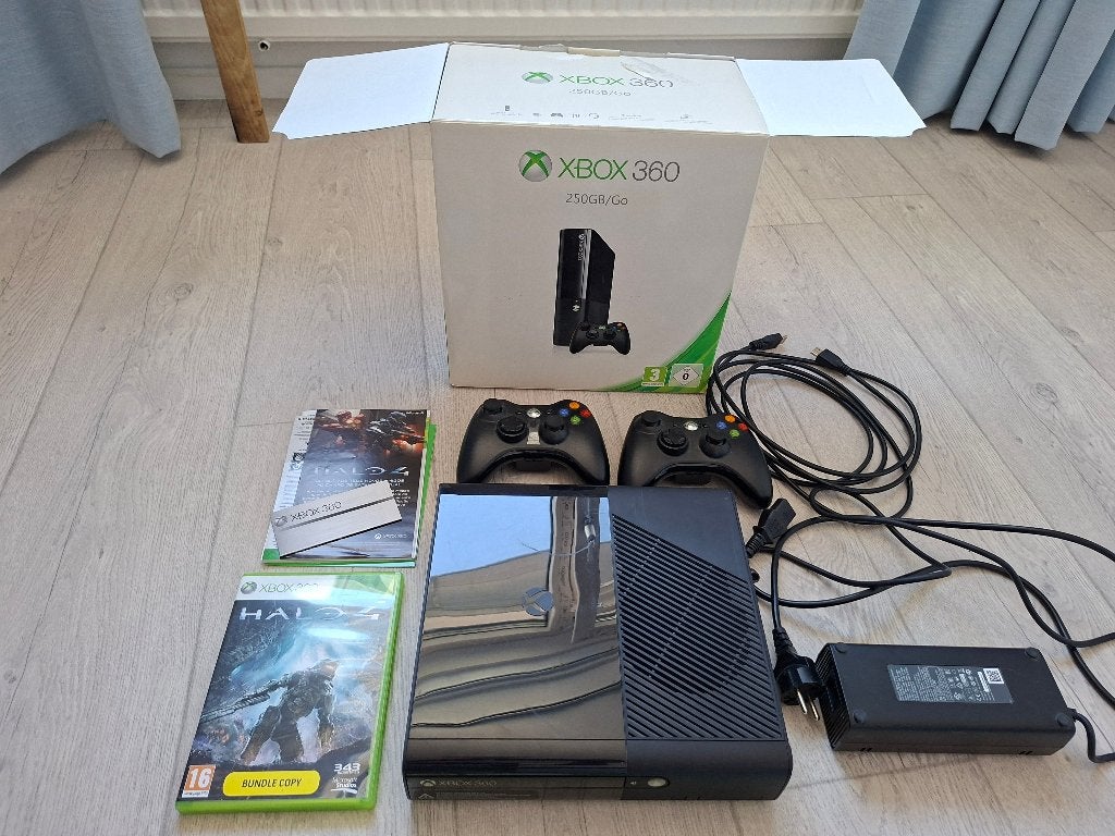 XBOX 360 met Kinect, Spelcomputers en Games, Games | Xbox 360, Gebruikt, Vanaf 18 jaar, 1 speler, Ophalen