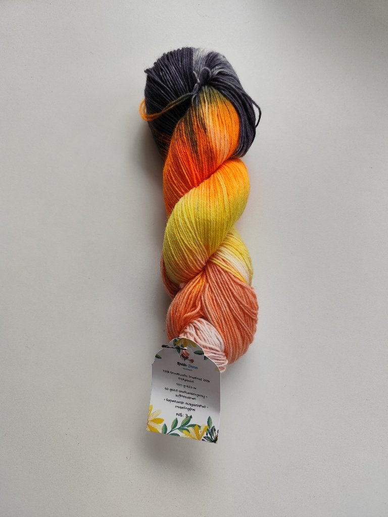 T.k. streng handgeverfd merino sokkengaren kleur Fire, Ophalen of Verzenden, Nieuw, Breien of Haken, Wol of Garen