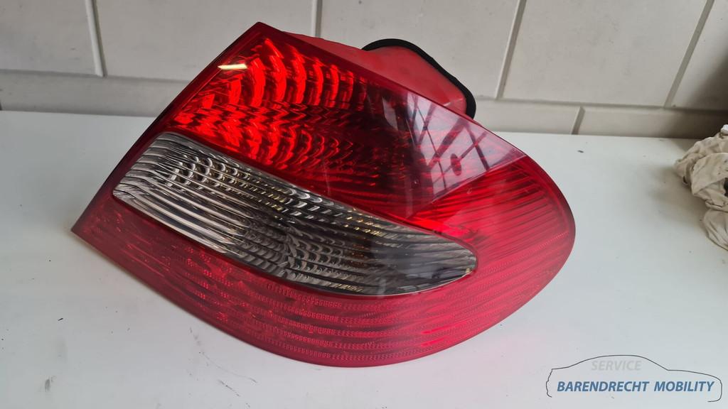 Achterlicht Mercedes W209 A209 C209 CLK facelift A2098200877, Gebruikt, Mercedes-Benz AG, Mercedes-Benz, Ophalen of Verzenden