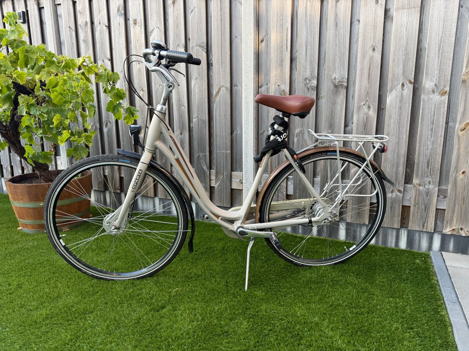 Gazelle damesfiets | 57 cm | 8 versnellingen, Ophalen, Gebruikt, (Extra) lage instap, 56 cm of meer