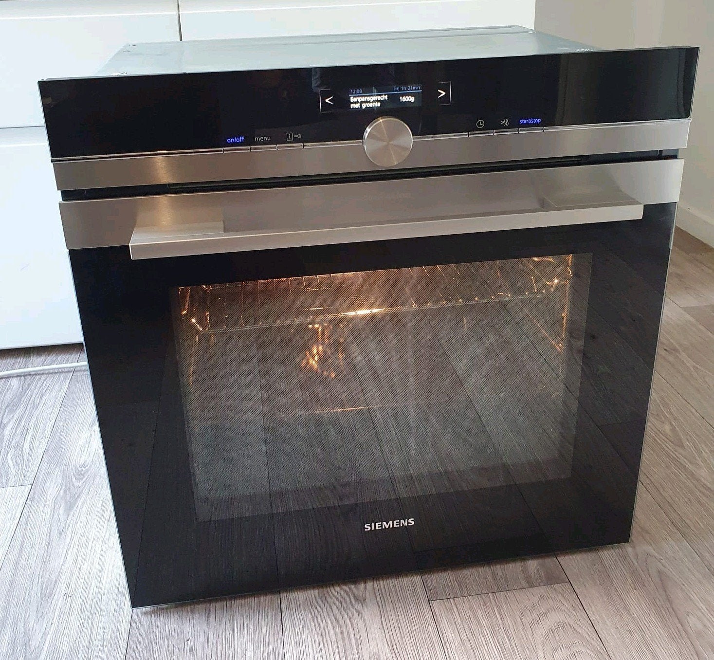 Luxe Siemens IQ700 oven met zelfreinigingsfunctie, Witgoed en Apparatuur, Ophalen, Hete lucht, 60 cm of meer, Siemens