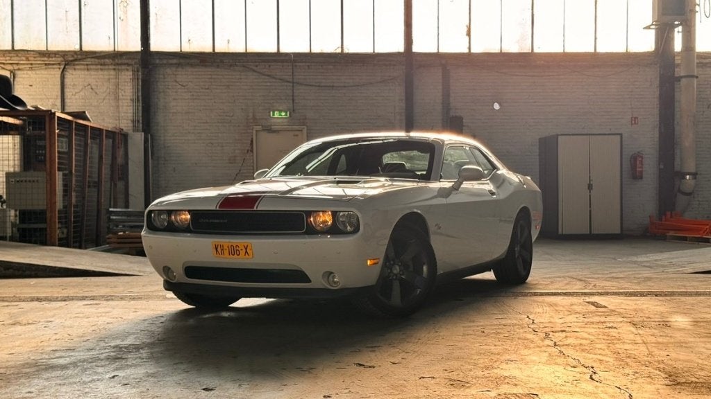Dodge Challenger 3.6 V6 SXT, Automaat, Achterwielaandrijving, Zwart, Wit