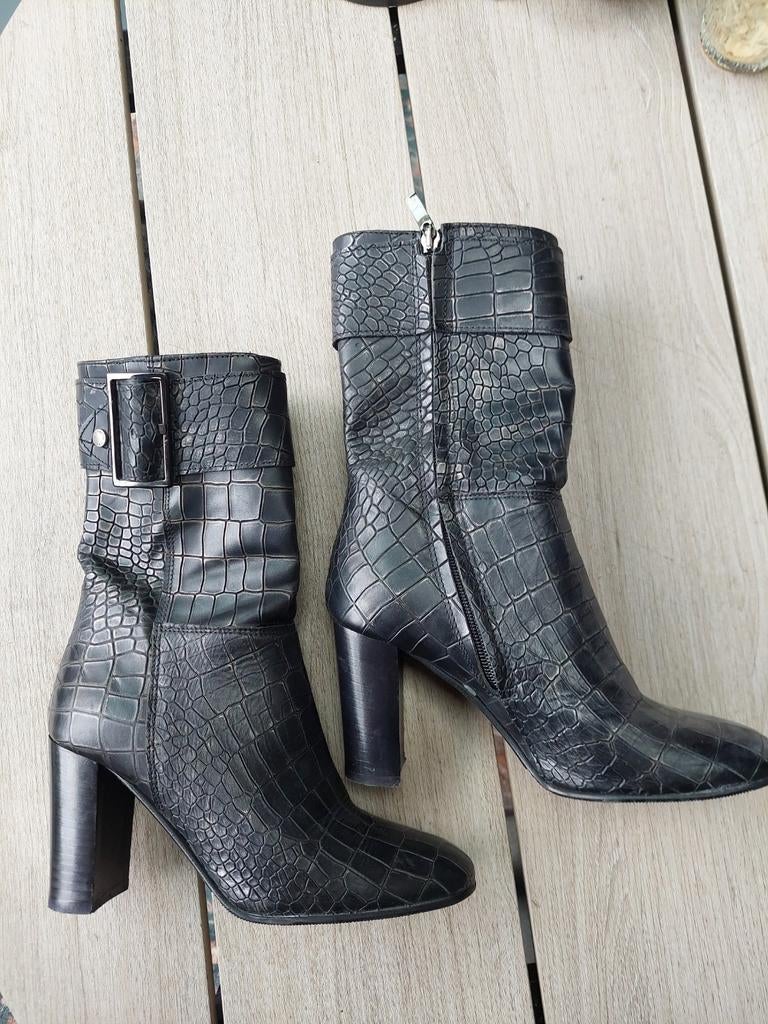 Stijlvolle zwarte laarzen met hak, Kleding | Dames, Schoenen, Zwart, Lage of Enkellaarzen, Ophalen of Verzenden, Onbekend