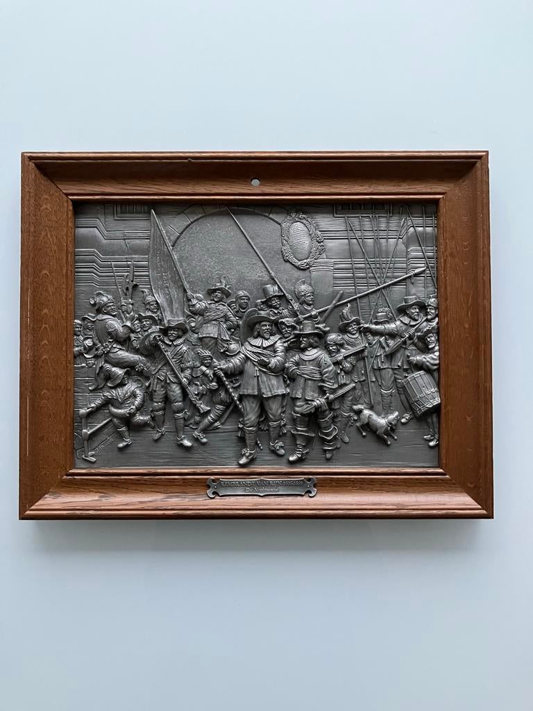 Tinnen Nachtwacht van Rembrandt in eikenhouten lijst, Antiek en Kunst, Ophalen of Verzenden