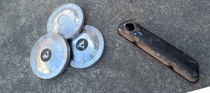 Set van 3 wieldoppen van volvo en klepdeksel, Ophalen of Verzenden, Gebruikt