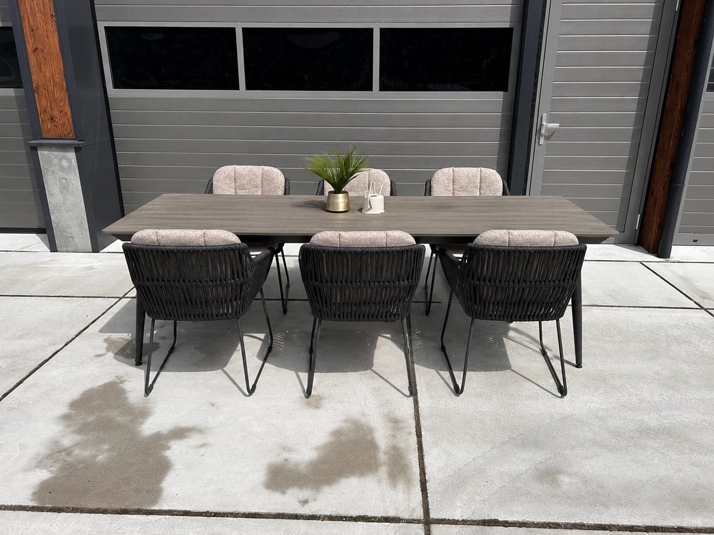 Santika Tendenza Tuinset met Lifestyle Matale Tuintafel