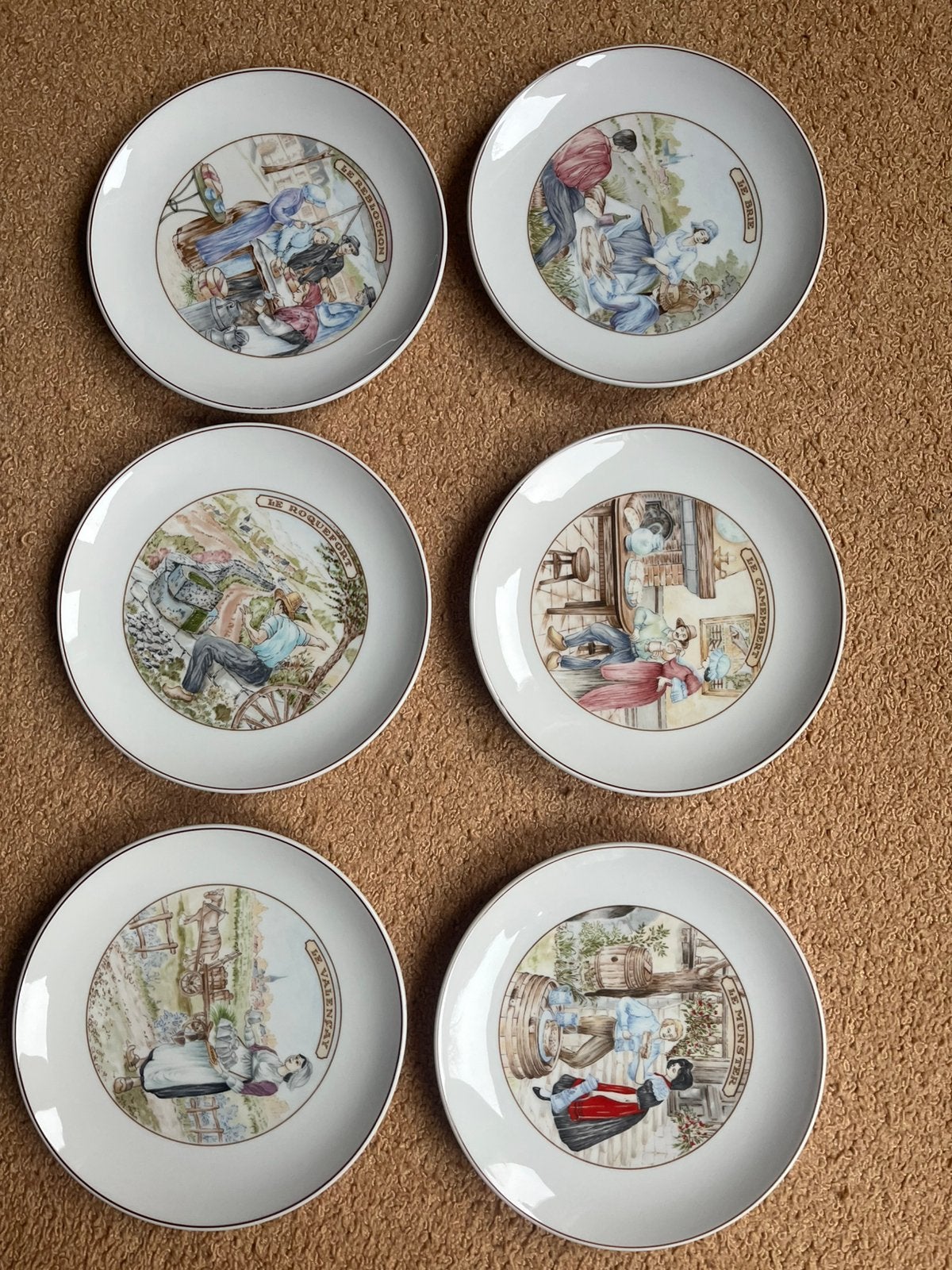 6 vintage witte Franse kaasborden Pillivuyt porcelaine, Ophalen, Zo goed als nieuw, Porselein, Bestek