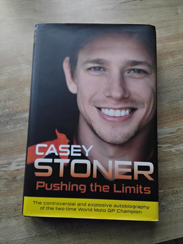 Casey stoner boek tt assen, Ophalen of Verzenden, Zo goed als nieuw, Motoren