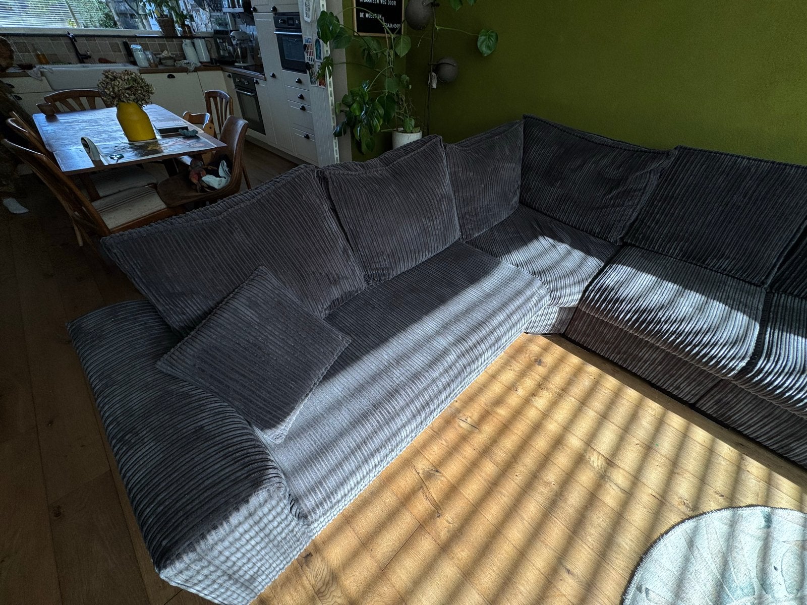 Ruime antraciet grijze ribstof hoekbank - 3.30m x 2.70m, Ophalen, Gebruikt, Hoekbank, 300 cm of meer