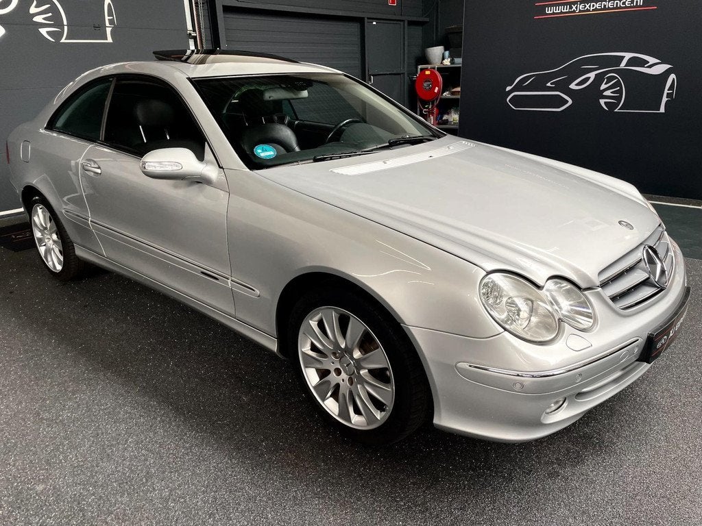 Mercedes-Benz CLK-klasse Coupé 320 Elegance YOUNGTIMER, Auto's, Mercedes-Benz, Automaat, Achterwielaandrijving, Bedrijf, Zilver of Grijs